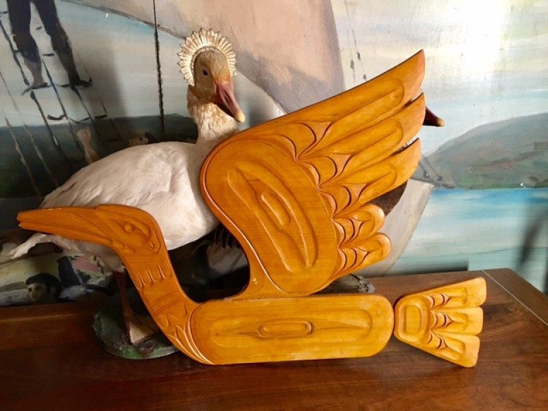 Rare/Unique One of a Kind Wooden Birch Sculpture/Carving by Canadian artist Art (Arthur) Price. Measures 30 inches width x 23.5 height x .25 inch depth. Some wear, and it seems the top wing may have been broken/cracked, and then repaired. May need restoration. Acquired from private collector & personal friend of the artist. Untitled nor dated.
Estimated date 1960's based on catalogue research. Initials carved at bottom. Currently being appraised. SEE LINK FOR MORE DETAILS & PHOTOS: http://www.guyberube.com/arthur-price-bird-sculpture/