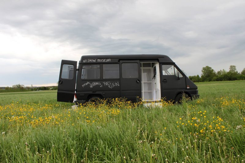A MOBILE MUSEUM
The museum does not only exist virtually, but has a real presentation space a converted postbus. The mobile museum is the result of the attempt to provide a mobile art context that can either be attached to established institutions or function autonomously. The mobile museum offers the possibility to discover new regions and spaces for nothing and for art. It works as a marking element in order to indicate any place as an exhibition area.
