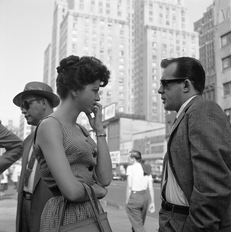Vivian Maier, New York, Man and Woman Talking. 1959.