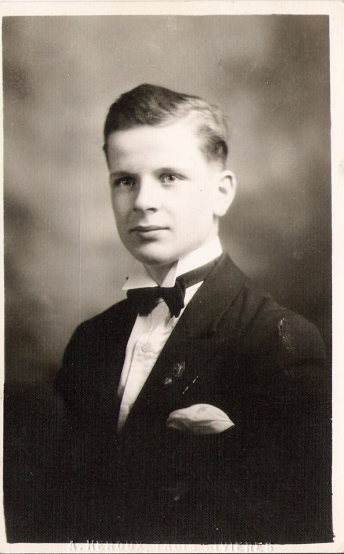 Mid Century Authentic Photograph,  'Rather Stunning Dude Portrait'. Handwirting on verso; 'J.W. Lemaire 25/11/30'. Excellent condition. Measures 3.5 x 5.5 inches. $20