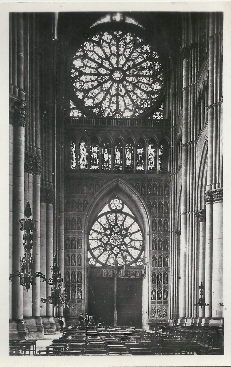 La Cathedrale de Reims / Rose Window, Paris, France. Authentic Vintage Photo Postcard. Measures 5.5 x 3.5 inches. $15.