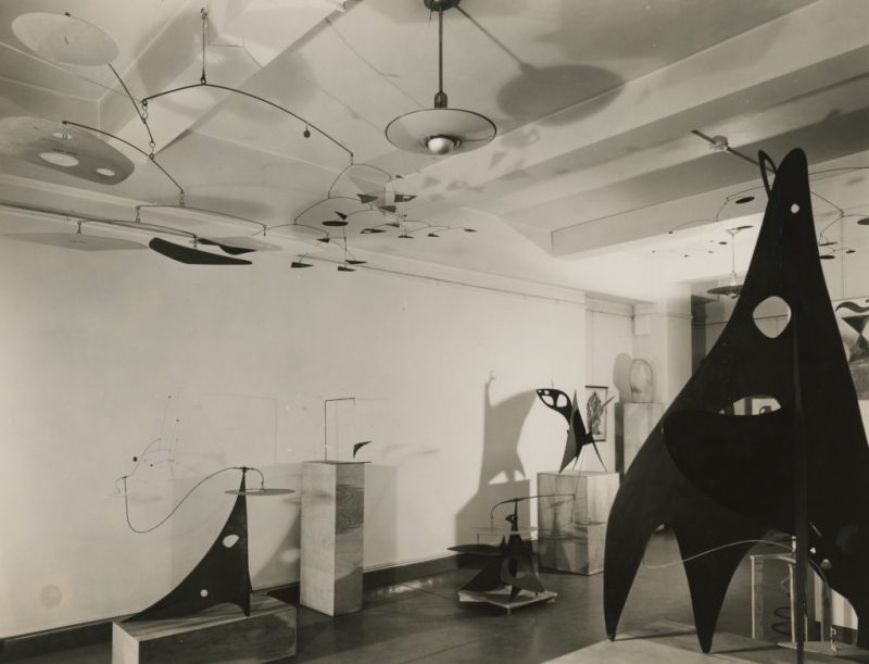 Installation photograph, Alexander Calder, Buchholz Gallery/Curt Valentin, New York, 1947
Photograph by Adolph Studly © Adolph Studly