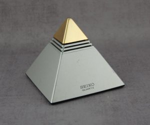 Vintage Classic SEIKO QUARTZ Pyramid Talking Alarm Clock 1984